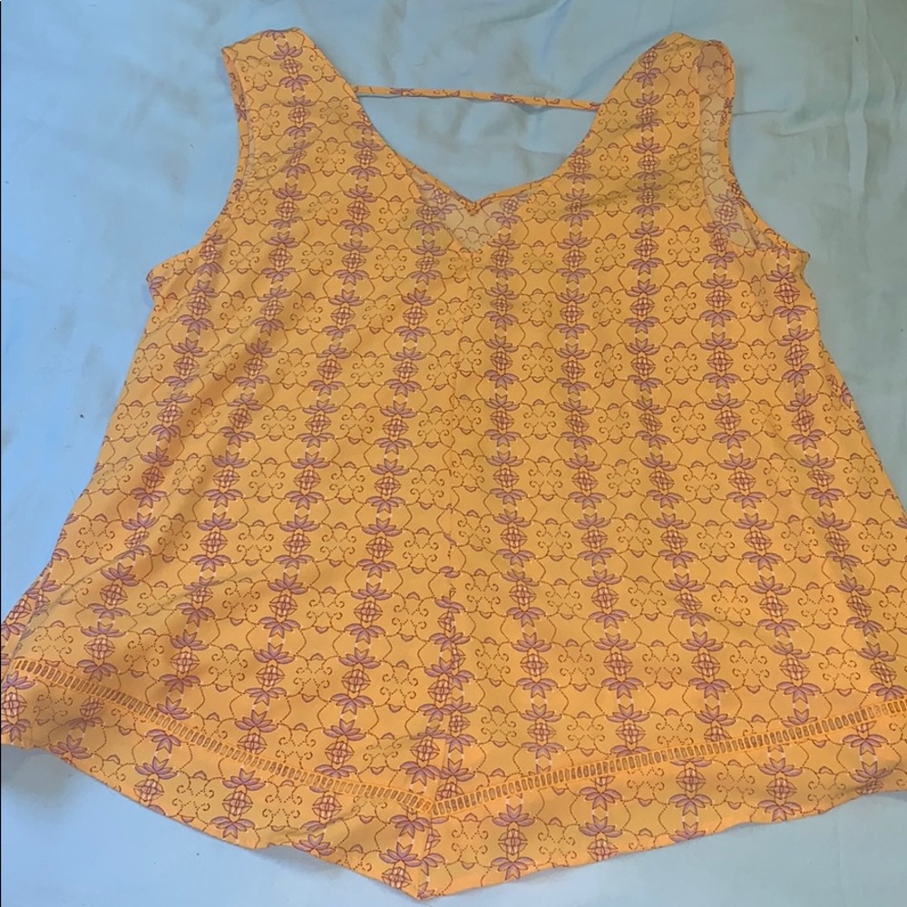 sleeveless top